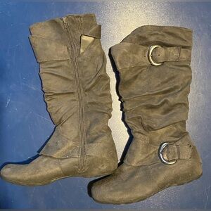 Women’s size 10 Brinley Co tall boots